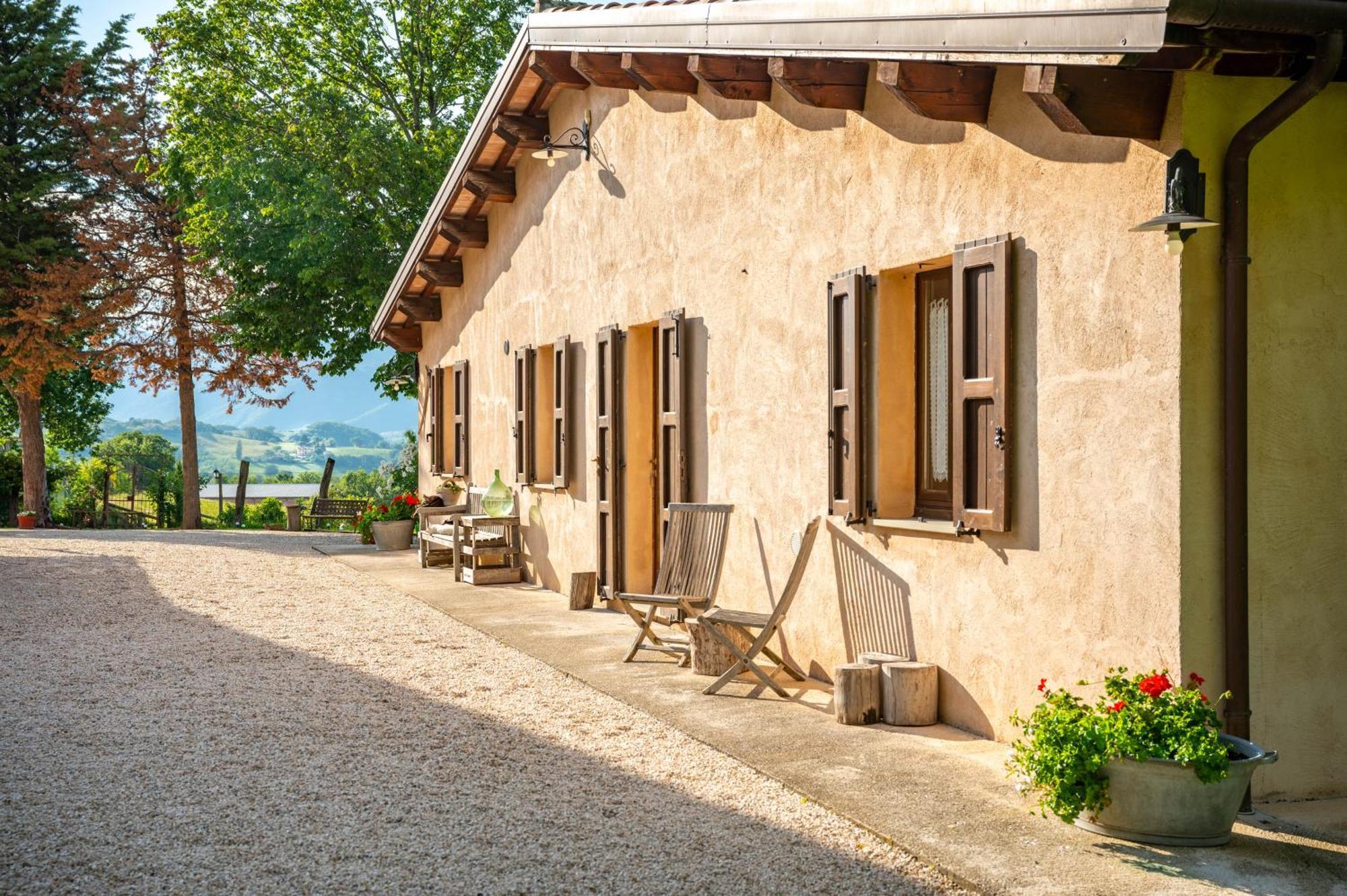 Agriturismo Il Castellaro Sassoferrato Exterior photo